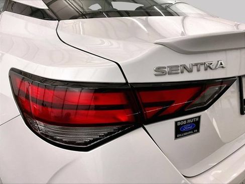 Used 2020 Nissan Sentra SR w/ Lighting Package FWD image 28