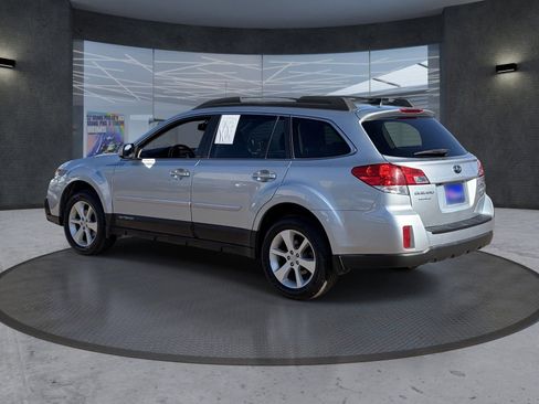 Used 2014 Subaru Outback 2.5i Premium AWD/4WD image 4