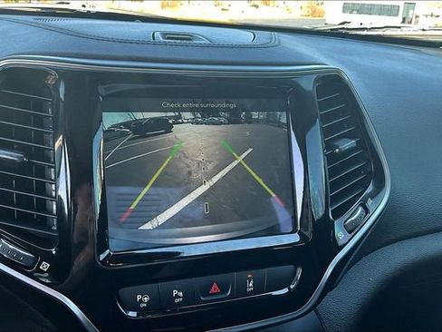 Used 2021 Jeep Cherokee Limited image 14