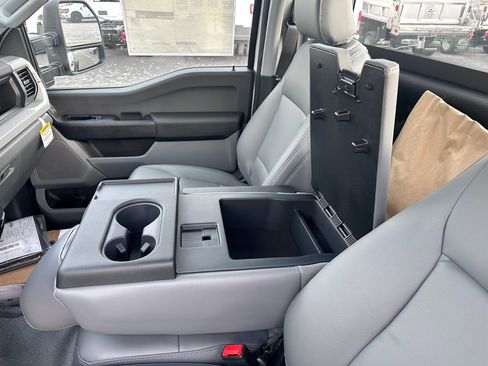 New 2024 Ford F550 4x4 Regular Cab Super Duty image 17