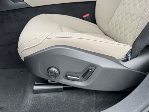 New 2026 Volvo XC90 B6 Plus w/ Protection Package Premier AWD/4WD image 18