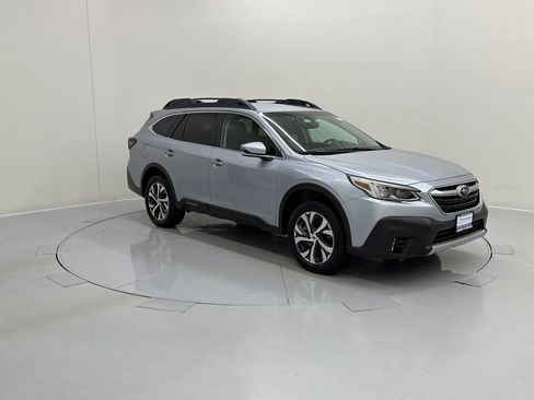 Certified 2022 Subaru Outback Limited image 8