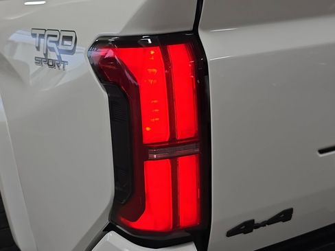 Used 2024 Toyota Tacoma TRD Sport image 31