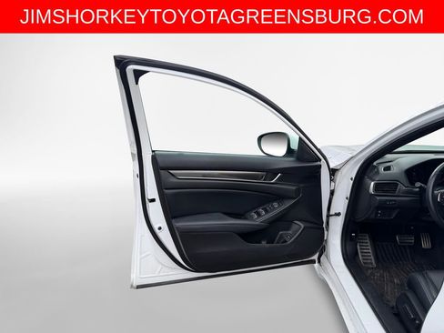 Used 2018 Honda Accord Sport image 14