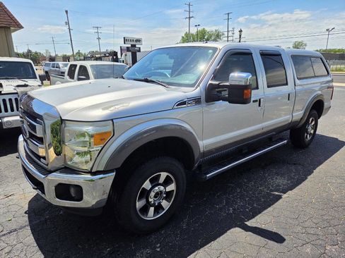 Used 2011 Ford F250 Lariat w/ Lariat Interior Pkg AWD/4WD image 2