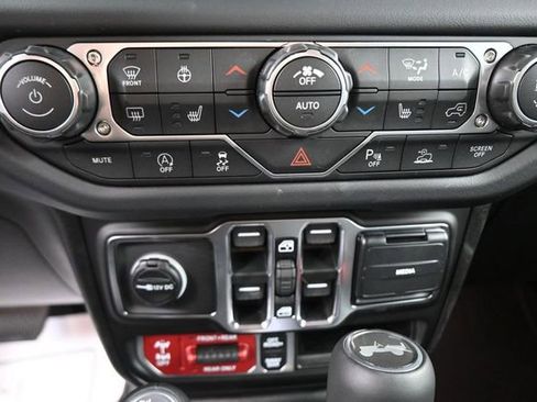 New 2026 Jeep Wrangler Unlimited Rubicon AWD/4WD image 32