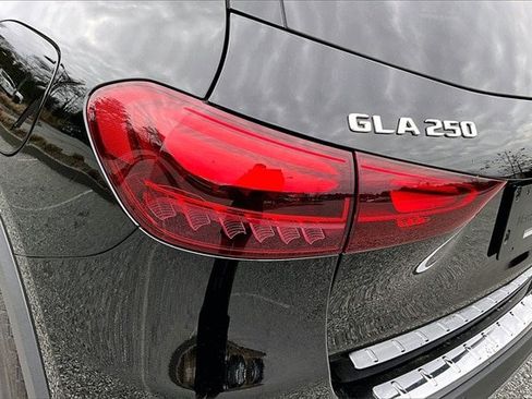 Certified 2025 Mercedes-Benz GLA 250 4MATIC image 26