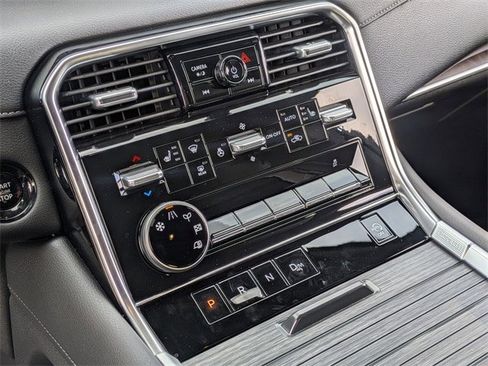 Used 2025 Nissan Armada SL image 28