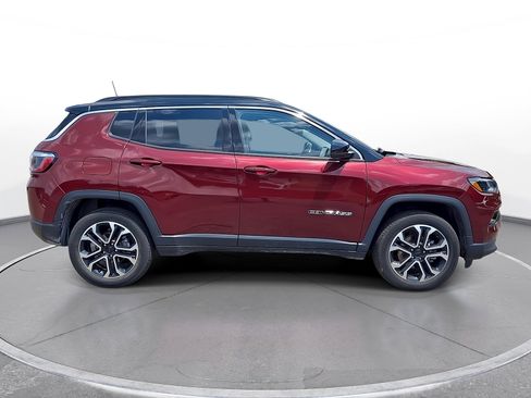 Used 2022 Jeep Compass Limited w/ Sun and Sound Group AWD/4WD image 9