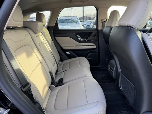 Used 2025 Lincoln Corsair Reserve image 15