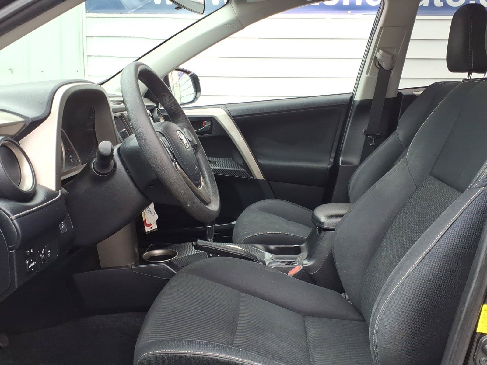Used 2013 Toyota RAV4 XLE AWD/4WD image 8