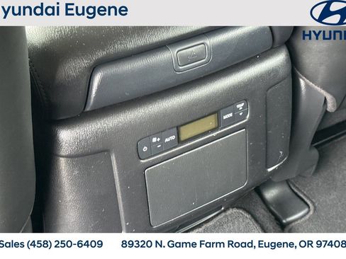 Used 2023 Nissan Armada SV image 16