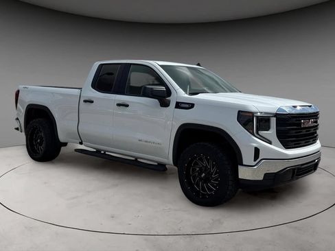 Used 2025 GMC Sierra 1500 Pro w/ Pro Value Package AWD/4WD image 3