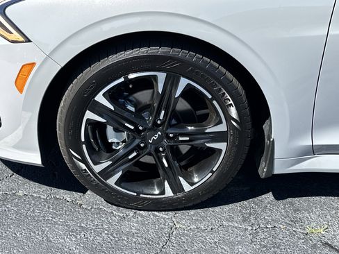 Used 2023 Kia K5 GT-Line image 11