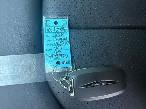 New 2026 Chrysler Pacifica Select image 43