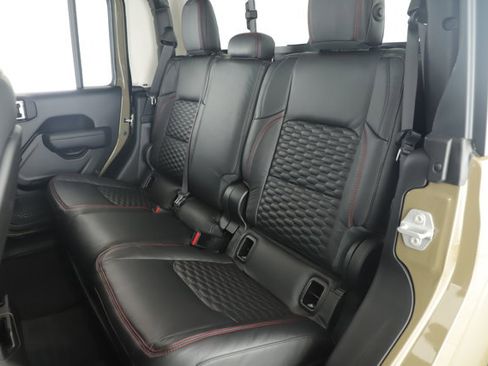 New 2025 Jeep Gladiator Rubicon w/ Convenience Group image 23