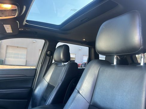 Used 2018 Jeep Grand Cherokee Altitude image 21