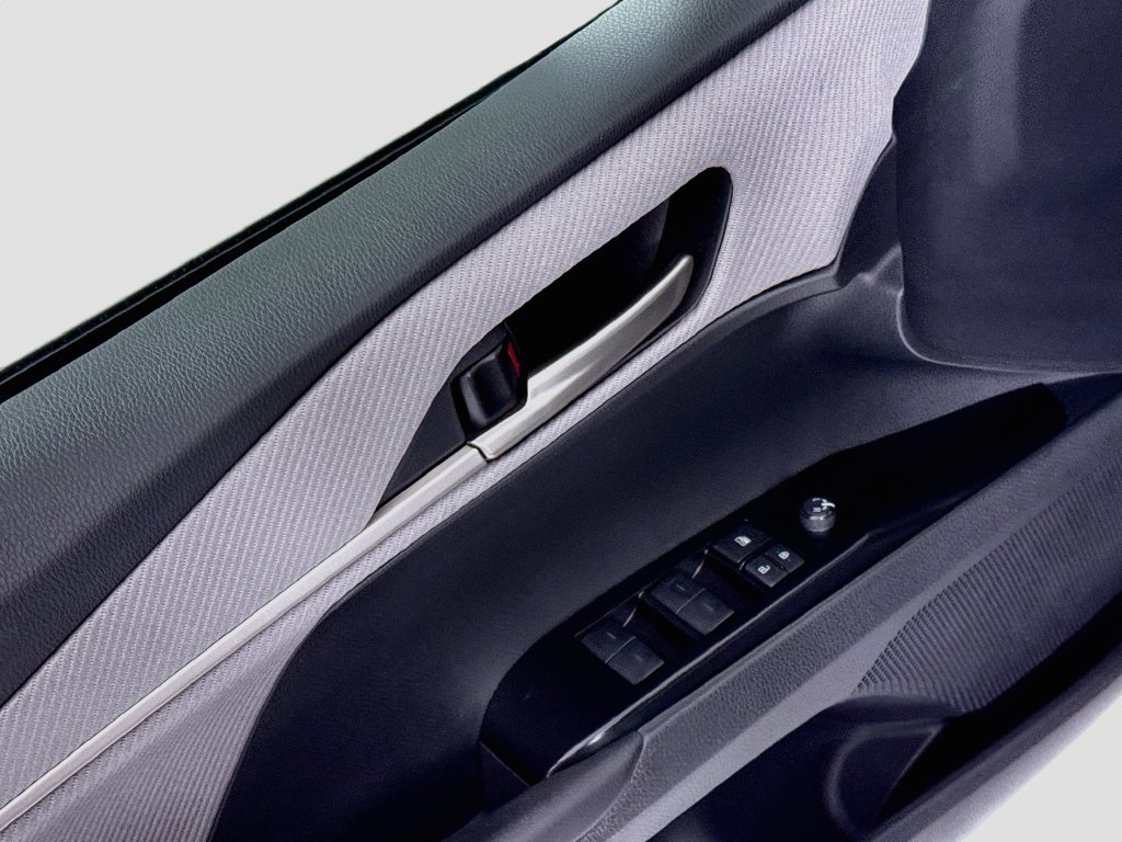 Used 2025 Toyota Camry SE w/ Multimedia Upgrade Package FWD image 23