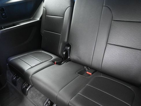 Used 2023 Chevrolet Traverse High Country image 17