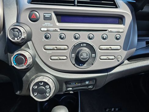 Used 2011 Honda Fit image 11