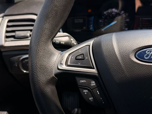 Used 2019 Ford Fusion SE FWD image 29