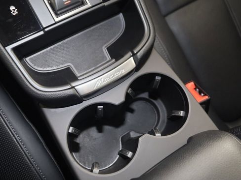 Used 2025 Porsche Macan image 33