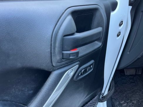 Used 2017 Jeep Wrangler Rubicon AWD/4WD image 24