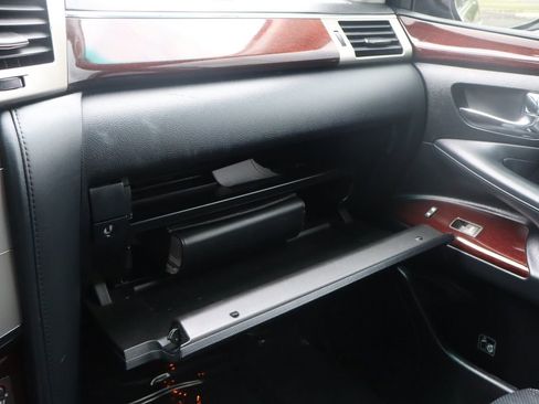 Used 2014 Lexus LX 570 4WD image 41