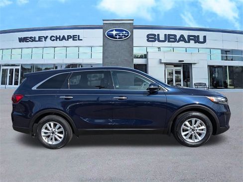 Used 2020 Kia Sorento LX image 4