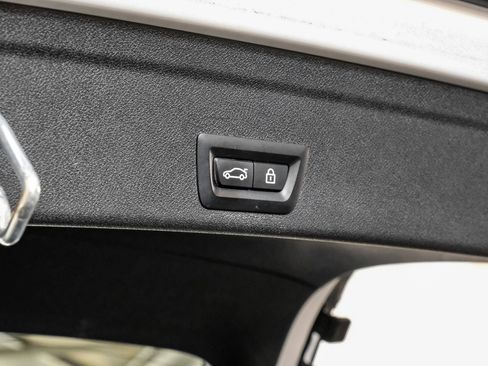 Used 2020 BMW X6 sDrive40i w/ M Sport Package image 51