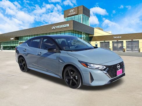 Used 2024 Nissan Sentra SR image 3