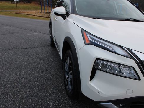 Used 2022 Nissan Rogue Platinum w/ Head-Up Display Package image 42