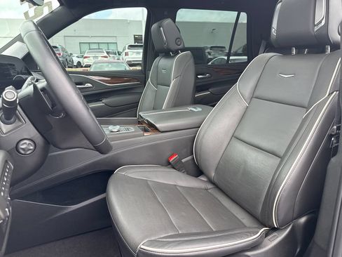 Certified 2024 Cadillac Escalade Premium Luxury w/ Performance Package AWD/4WD image 16