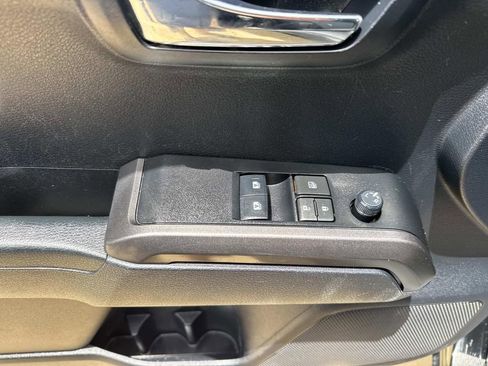 Used 2020 Toyota Tacoma TRD Sport AWD/4WD image 23
