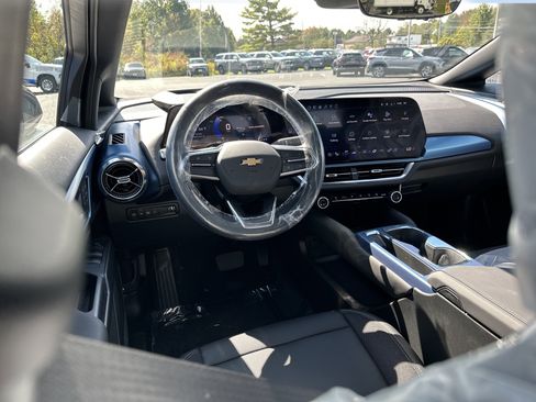 New 2026 Chevrolet Equinox EV LT w/ Convenience Package II image 7