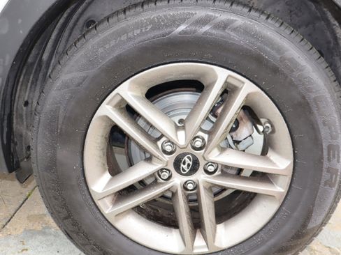 Used 2017 Hyundai Santa Fe Sport image 11