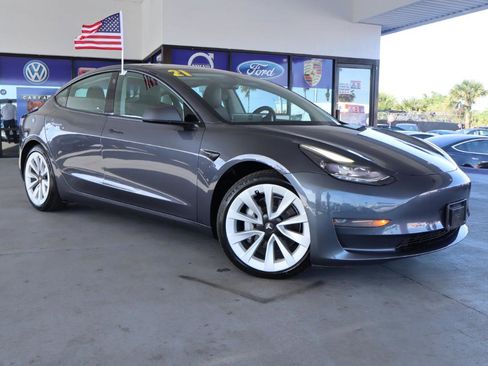 Used 2024 Tesla Model Y Long Range image 3