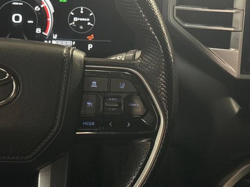 Used 2022 Toyota Tundra Platinum AWD/4WD image 17
