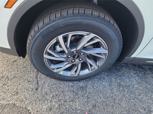 New 2026 Lincoln Corsair Premiere image 9