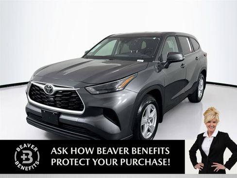 Certified 2023 Toyota Highlander L FWD image 1