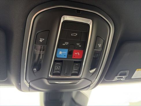 Used 2025 Jeep Grand Cherokee L Altitude AWD/4WD image 26