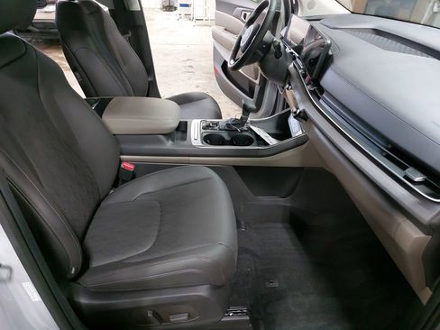 New 2026 Kia Carnival EX image 10