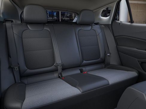 New 2026 Chevrolet Trax LT image 17