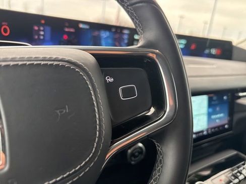 Certified 2025 Lincoln Navigator L Reserve image 30