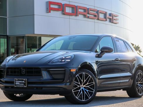Certified 2026 Porsche Macan Turbo AWD/4WD image 6
