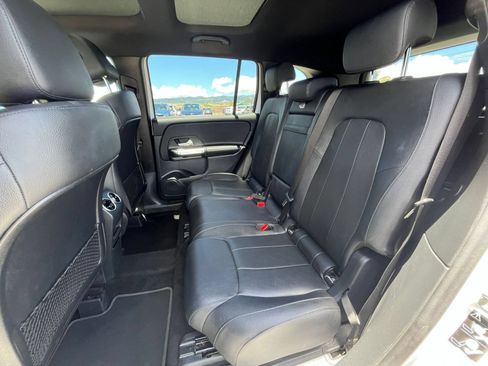 Used 2025 Mercedes-Benz GLB 250 4MATIC image 27
