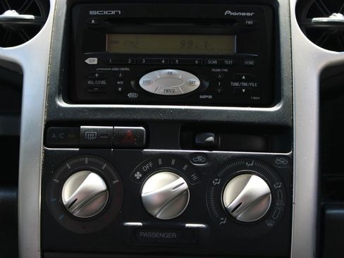 Used 2005 Scion xB image 22