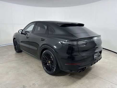 Certified 2023 Porsche Cayenne GTS AWD/4WD image 3