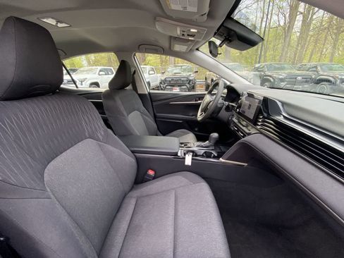 Used 2025 Toyota Camry LE image 24