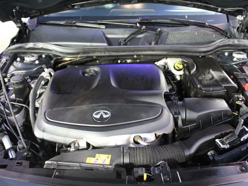 Used 2017 INFINITI QX30 Premium FWD image 34